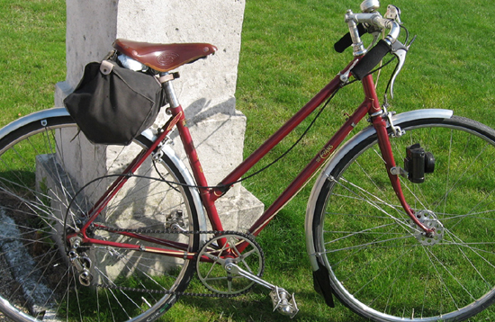 The Harwood Collection F W Evans has a 'conventional' open frame with low seat tube