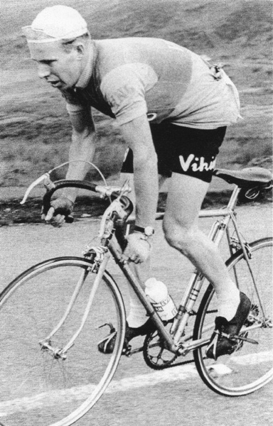 Brian on his Viking, from the equipment, I would date this photo to 1957, probably during Brians winning ride in the B.L.R.C.Independant Hill Climb Championships.